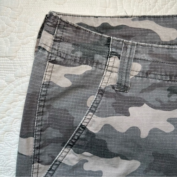 Wrangler Men’s Genuine Camo Cargo Shorts. Size 36. - Picture 3 of 7